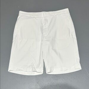 Walter Hagen White Golf Shorts (Men 32” Waist) (10”)